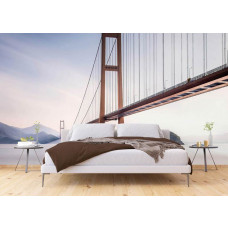 Eine Fototapete der Golden Gate Bridge in der Landschaft mit Vliestapete in einem Schlafzimmer.