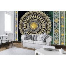 Eine Fototapete mit einem smaragdgrünen und goldenen Mandala in einem künstlerischen indischen Design.