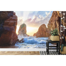 Eine Fototapete mit einem ruhigen Blick auf das Meer mit Wellen und Felsformationen, geeignet für ein Schlafzimmer.