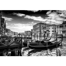 Fototapete mit Gondeln in Venedig, Italien, Boote in einer städtischen Umgebung.