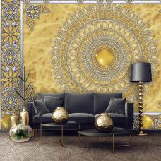 Eine Fototapete mit einem goldenen Mandala in einem abstrakten Stil für das Wohnzimmer.