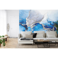 Eine Fototapete mit einem raffinierten grauen und blauen Marmormuster in einem Wohnzimmer.