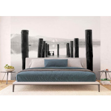 Ein Fototapet von einem Holzsteg Pier in einem Schlafzimmer mit Airtex und Vliesbehang.