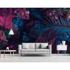 Eine Fototapete mit Dschungelblättern im botanischen Stil, perfekt für ein stimmungsvolles Wohnzimmer.