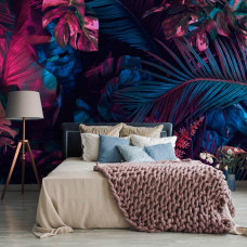 Eine Fototapete mit Dschungelblättern im botanischen Stil, geeignet für Wohnzimmer und Schlafzimmer.