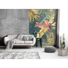 Eine botanische Fototapete mit Dschungelpflanzen und Blättern im Dschungelzimmer-Stil im Wohnzimmer gesehen.