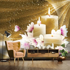 Fototapete mit Kerzen und goldenen Blumen für Yoga und Meditation mit Vliestapete im Wohnraum.