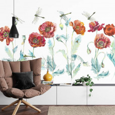 eine Fototapete mit einem künstlerischen Gemälde von Mohnblumen mit einer Libelle in natürlichen Farben in einem Wohnzimmer.
