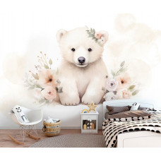 Eine Fototapete eines kleinen Eisbären mit Blumen in einem Babyzimmer.