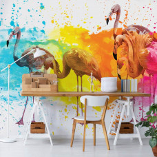 Eine Fototapete mit bunten Flamingos in einem kunstvollen Gemälde für ein Arbeitszimmer.
