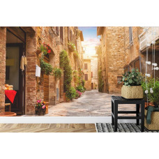 Eine Fototapete mit einer romantischen Straße in Rom mit einem klassischen Gefühl, dargestellt in einem Esszimmer.