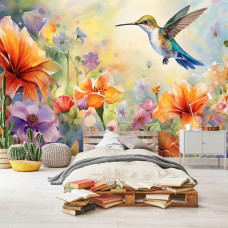 Eine Fototapete mit einem Kolibri und Blumen im Malstil, Natur und Vögel als Kunst im Schlafzimmer.