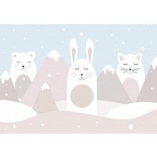 Fototapete von einem Kaninchen, einer Katze und einem Teddybär, mit Pastellfarben und Bergen im Hintergrund.