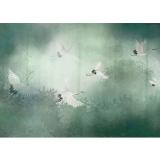 Eine Fototapete mit Kranichen, die elegant durch einen nebligen Wald laufen.