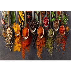 Fototapete Kräuter und Gewürze mit bunten Kräutern und Gewürzen auf dunklem Hintergrund.