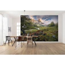 Eine Fototapete von einem tropischen Paradies Landschaft, ideal für das Wohnzimmer.