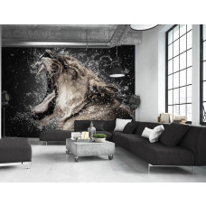 Eine Fototapete mit einer Löwin im Regen, geeignet für ein modernes Wohnzimmer.