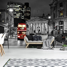 Eine Fototapete eines roten Doppeldeckerbusses auf den Straßen Londons für das Wohnzimmer.