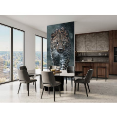 Fototapete mit Leopardenmuster im tropischen Regenwald in einem Büro, wo der intensive Blick für eine kraftvolle und professionelle Ausstrahlung sorgt.