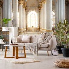 Fototapete eines luxuriösen Gebäudes mit goldenen Säulen in einem stattlichen Wohnzimmer.