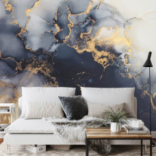 Ein Fototapete mit luxuriösem Goldmarmor mit anthrazitgrauen Akzenten in einem Esszimmer.