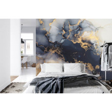 Ein Fototapete mit luxuriösem Goldmarmor mit anthrazitgrauen Akzenten in einem Schlafzimmer.