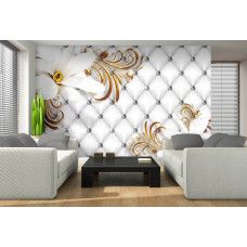 Eine Fototapete mit einem luxuriösen Muster aus goldenen und silbernen Blumen.