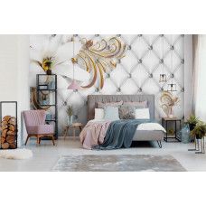 Eine Fototapete mit goldenen und silbernen Blumen im abstrakten Kunststil für das Schlafzimmer.