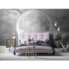 Eine Fototapete mit dem Mond auf einer Betonwand im Industriestil, gesehen im Wohn- und Schlafzimmer.