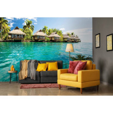 Eine Fototapete mit einer tropischen Malediven-Kulisse, ideal für ein Wohnzimmer.