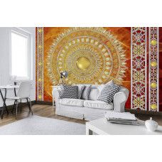 Eine Fototapete mit einem roten Mandala in einem indischen Muster mit abstrakten Details, ideal für einen künstlerischen Raum.