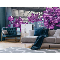 Fototapete mit lilafarbenen Metallkugeln in einem modernen 3D-Raum, gezeigt in einem Wohnzimmer.