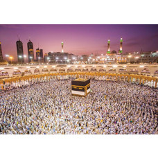 Fototapete von muslimischen Pilgern beim Tawaaf um die Kaaba in Mekka während der Hadsch, gerendert auf Vliestapete.