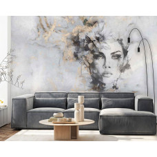 Ein Fototapet von einer mystischen Frau mit luxuriösen Goldtönen in einem Porträt auf Beton in einem Wohnzimmer mit Vliesbehang.