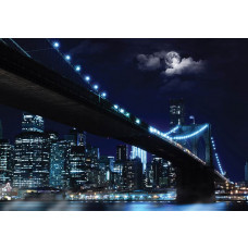 Fototapete der beleuchteten Brooklyn Bridge in New York, die die Skyline der Stadt bei Nacht zeigt.