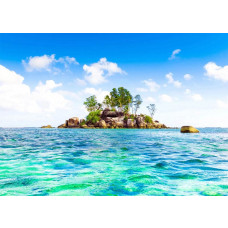 Ein Fototapet von einer unbewohnten Insel mit tropischem Meerblick.