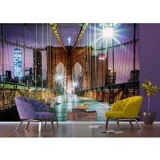 Fototapete mit der Brooklyn Bridge in New York am Abend in einem Geschäftsraum.