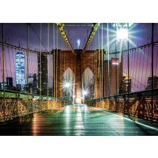 Fototapete mit der Brooklyn Bridge in New York am Abend.