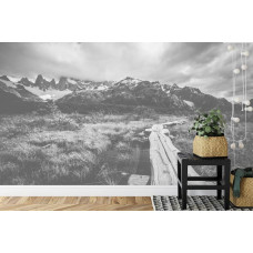 Eine Fototapete mit einem malerischen Weg in die Berge, geeignet für eine Küche.