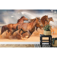 Eine Fototapete mit galoppierenden Pferden in einer kinderfreundlichen Umgebung.