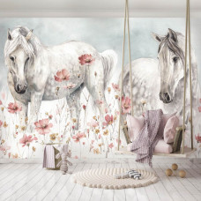 Eine Fototapete von Pferden und Blumen im Kunststil in einem Mädchenzimmer im Kinderzimmer.