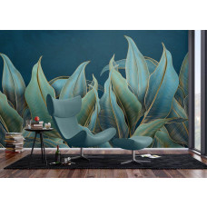 Ein Fototapete mit Palmblättern und goldenen Akzenten im Wohnzimmer, bei dem die tiefen Grüntöne und glänzenden Goldlinien eine schicke und stilvolle Atmosphäre schaffen.