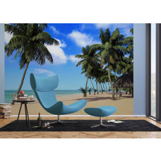 Fototapete mit Palmen am Meer und Strand, perfekt für tropisches Flair im Wohnzimmer.