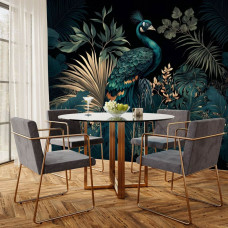 Fototapete mit tropischen Pflanzen und einem Pfau in einem eleganten Esszimmer mit schicker Atmosphäre.