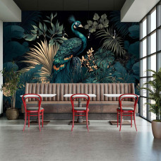 Fototapete „Pfau in mystischer tropischer Atmosphäre“ in einem Restaurant mit elegantem Hotelambiente.
