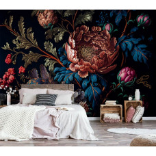 Eine Fototapete mit einem Kunstgemälde von Pfingstrosen und Blumen auf Vliestapete im Schlafzimmer.