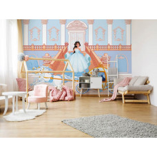 Fototapete mit einer Prinzessin in einer Kutsche auf dem Weg zu einem Ball in einem Märchen für das Kinderzimmer und Mädchenzimmer.