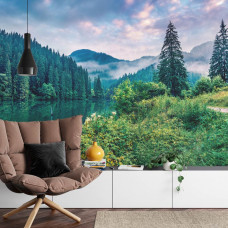 Eine Fototapete, die den Roten See und eine Berglandschaft zeigt, dargestellt in einem Wohnzimmer.