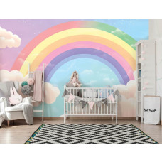 Fotobehang met een zachte regenboog en wolkenlucht in een rustgevende babykamer.
