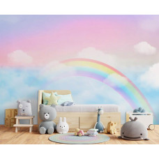 Fototapete mit einem bunten Regenbogen und sanften Wolken in Pastellfarben. Diese Fototapete schafft ein ruhiges und stimmungsvolles Ambiente in einem Kinderzimmer.